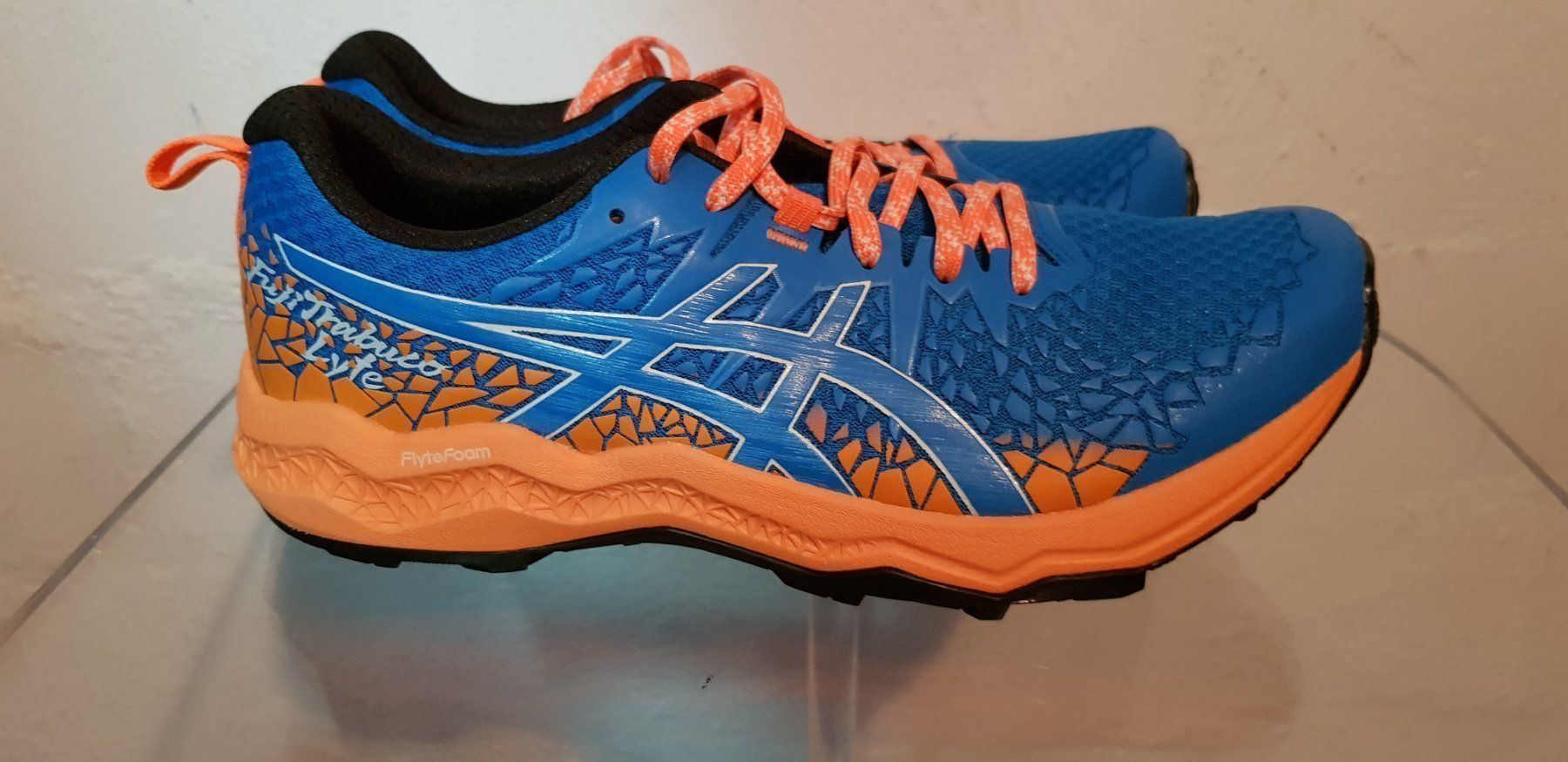 Asics Scarpe da uomo: ASICS FUJITRABUCO LYTE HERREN GR.46.5 NEU – Nuovo e nell'imballaggio originale da Kilchberg ZH venduto da boanse 5