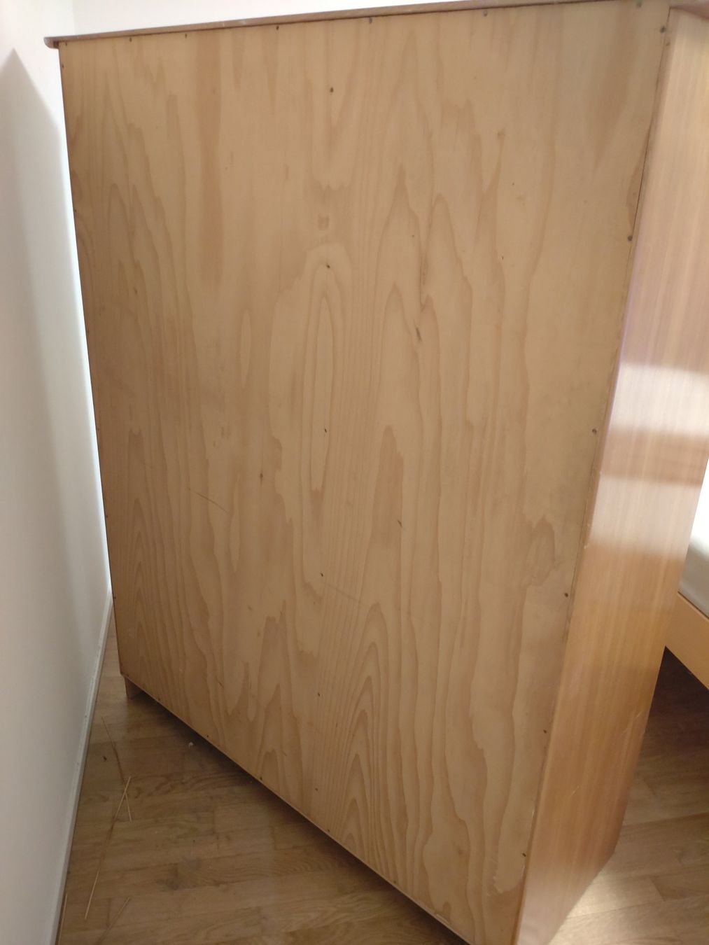 Armadi: Kleiderschrank – Usato da Lenzburg venduto da cloud04 4