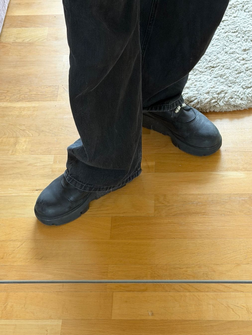 Acne Studios Herrenschuhe: Acne Studios Platform Boots, Size 39Black Leather – Gebraucht aus Zürich von MariKondo 5