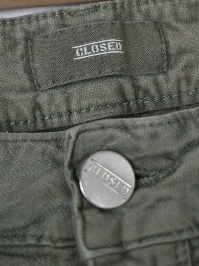 Closed Pantaloni: Closed Baker Hose, Samtoptik, W34, grün – Usato da Nürensdorf venduto da 2ND_STORY 2
