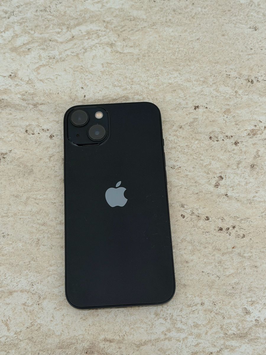 Apple Telefoni cellulari / Smartphones: iPhone 13 Midnight 128 Go avec chargeur  – Usato da Geneveys-Coffrane venduto da der_9ktt 2
