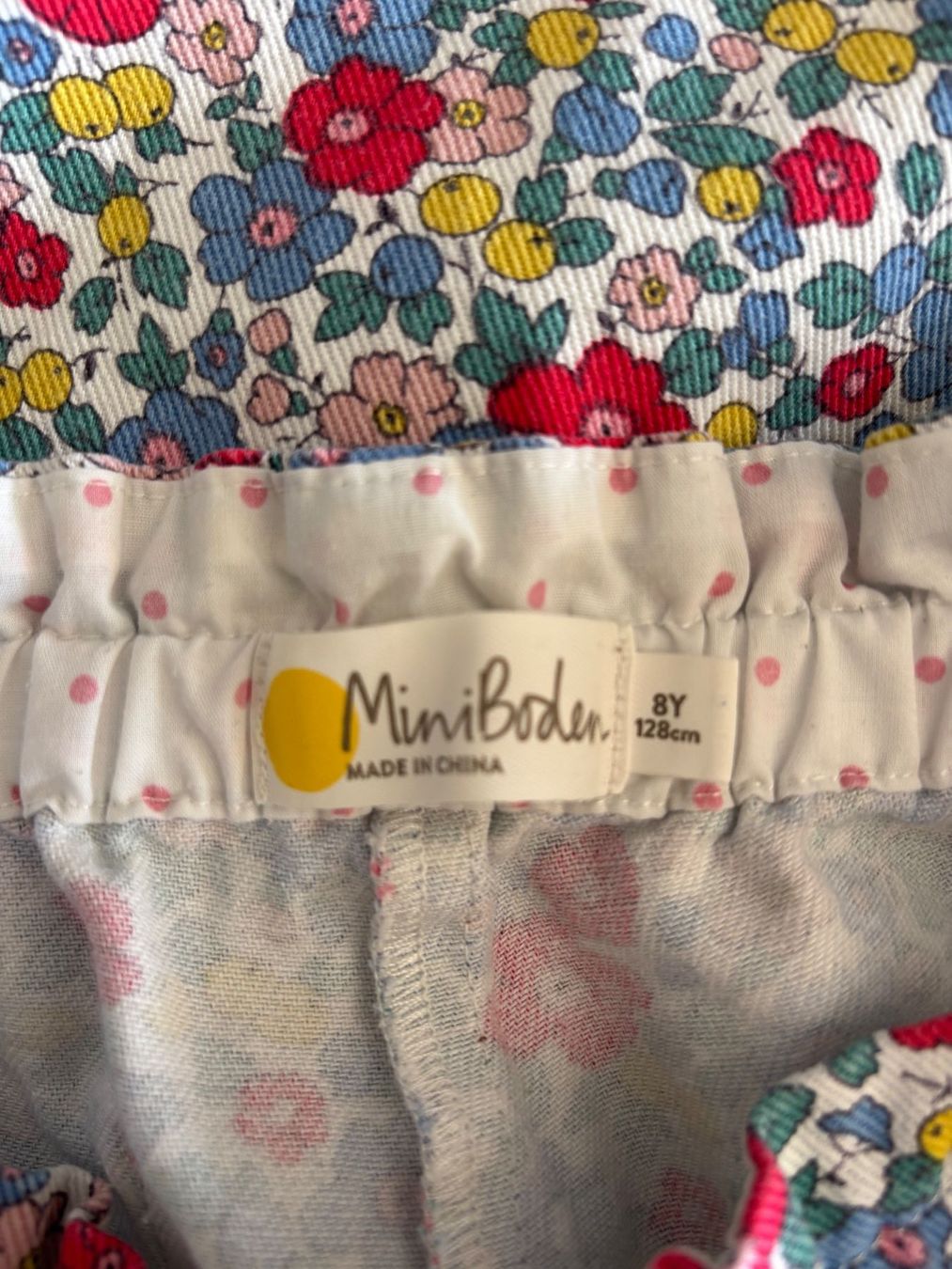 Mini Boden Pantaloni: MINI BODEN Jeans mit Blümchenmuster Gr. 128 – Usato da Zürich venduto da missmodernage 6