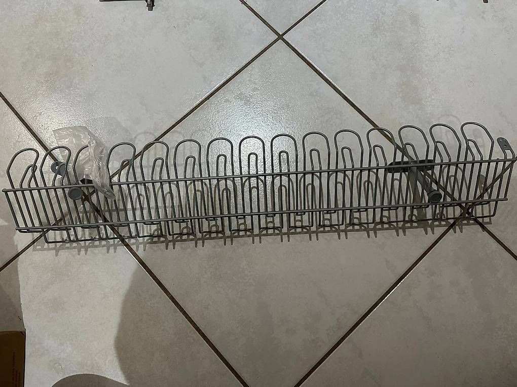 Kabel: Support câbles a visser sous bureau – Gebraucht aus Sonceboz-Sombeval von michael.l 1