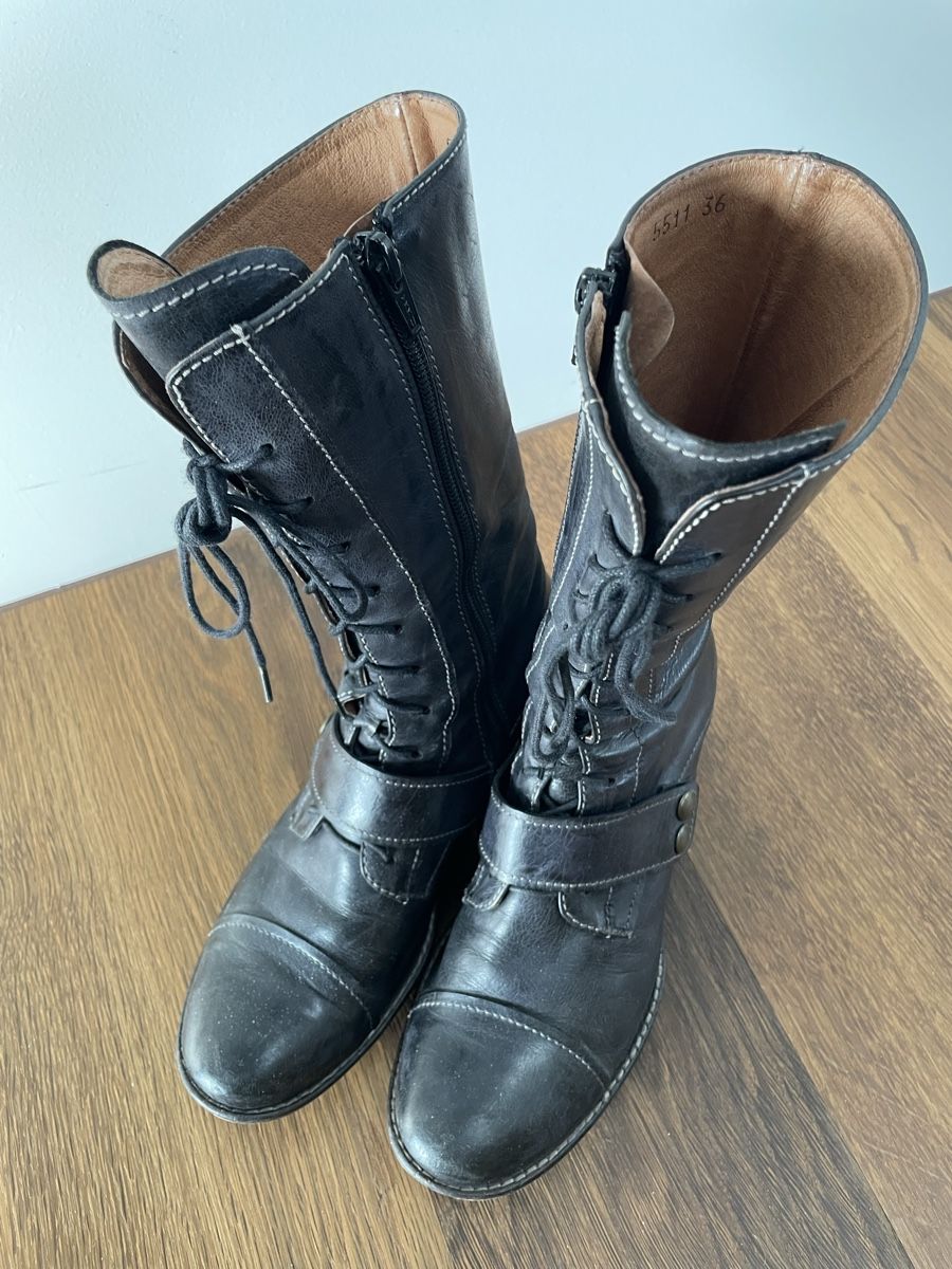 Scarpe da donna: Schwarze Lederstiefel Gidigo Grösse 36 – Usato da Zollikofen venduto da Prosecco7 1