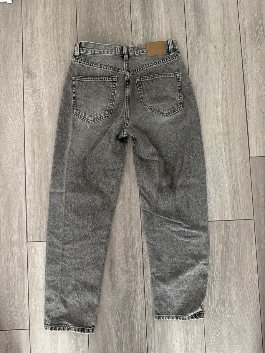 Pull&Bear Jeans: Mom-Jeans  – Usato da Riehen venduto da zvillimchaste 3