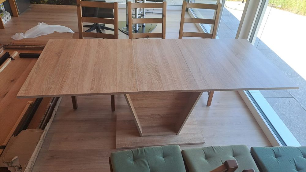 Tables: Esstisch ausziehbar, neuwertig, Kunstharz Eichenstruktur – D'occasion à Hondrich par Ebro01