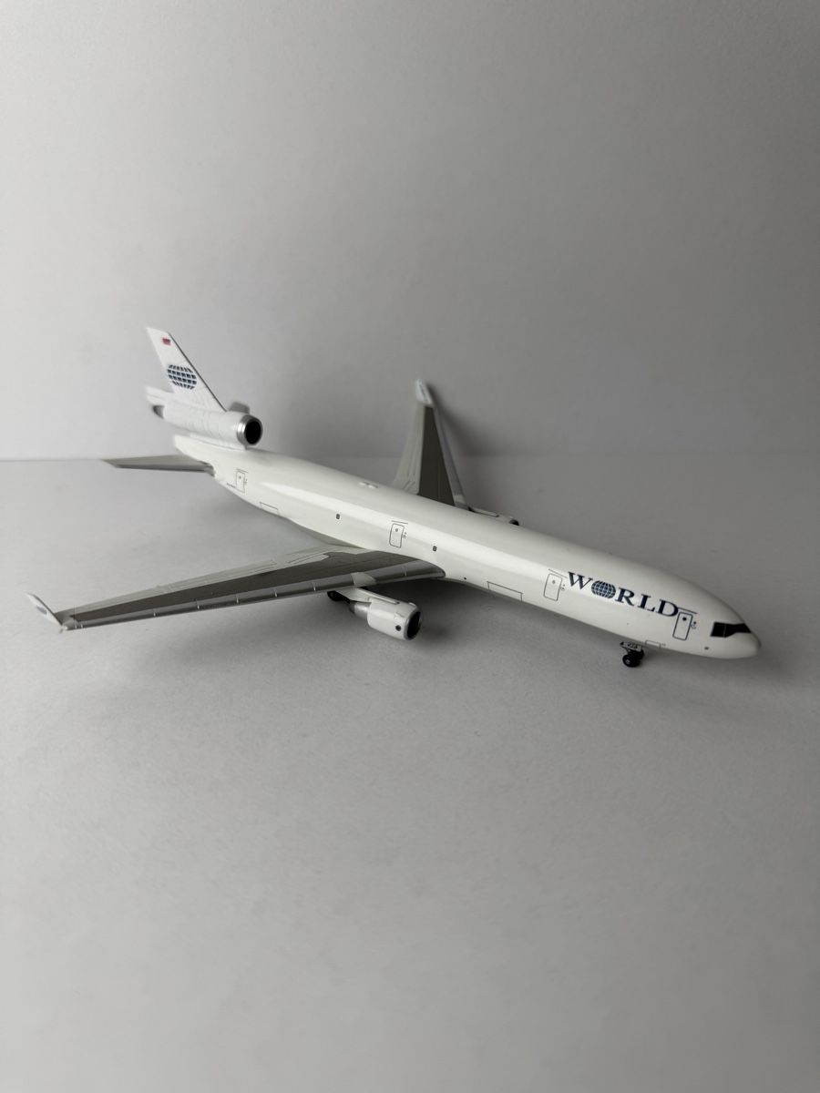 McDonnell Douglas Kit di modellismo & Modellini statici: World Airways MD-11F 1:400 – Usato da Kloten venduto da Bruchpilot747