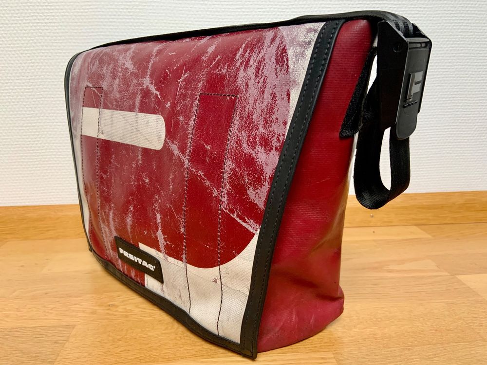 FREITAG F12 DRAGNET Planzer Messenger Bag Tasche Rot Weiss