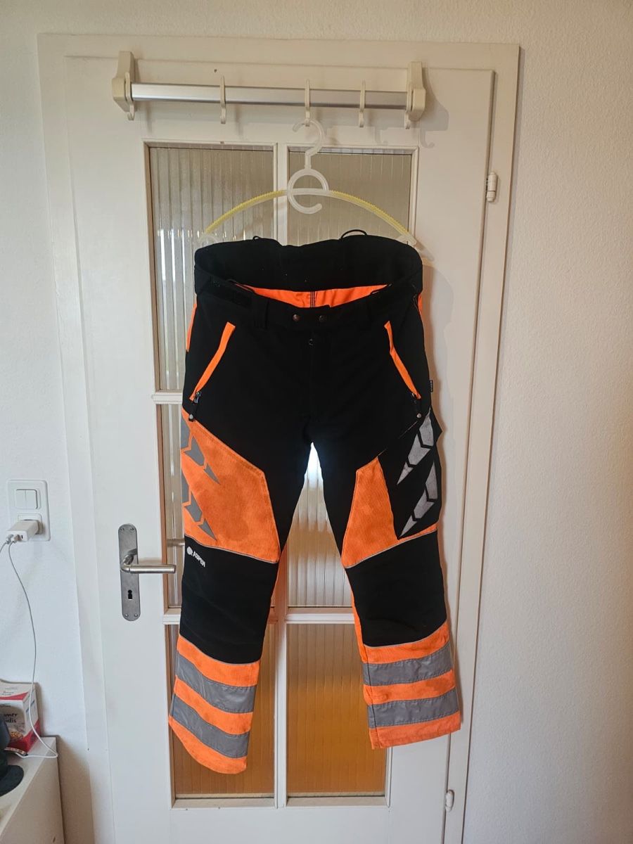 Pantaloni: Aspen Schnittschutzhose, Grösse L – Usato da Muttenz venduto da lgu25