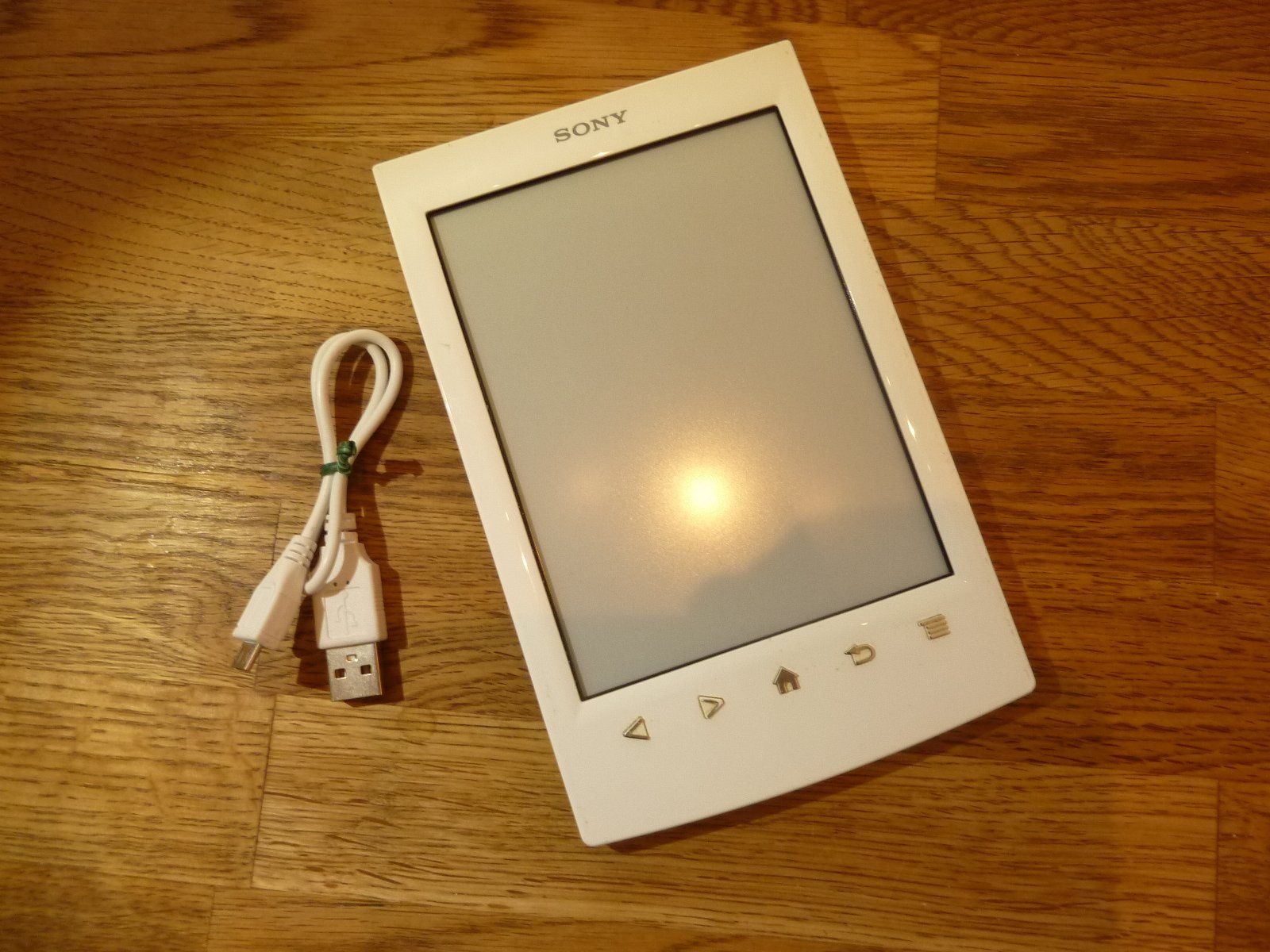 Sony Tablet PC: SONY E - Book Reader prs-t2 2GB, WLAN, 6"/15,2cm – Usato da Hochfelden venduto da swissice 1