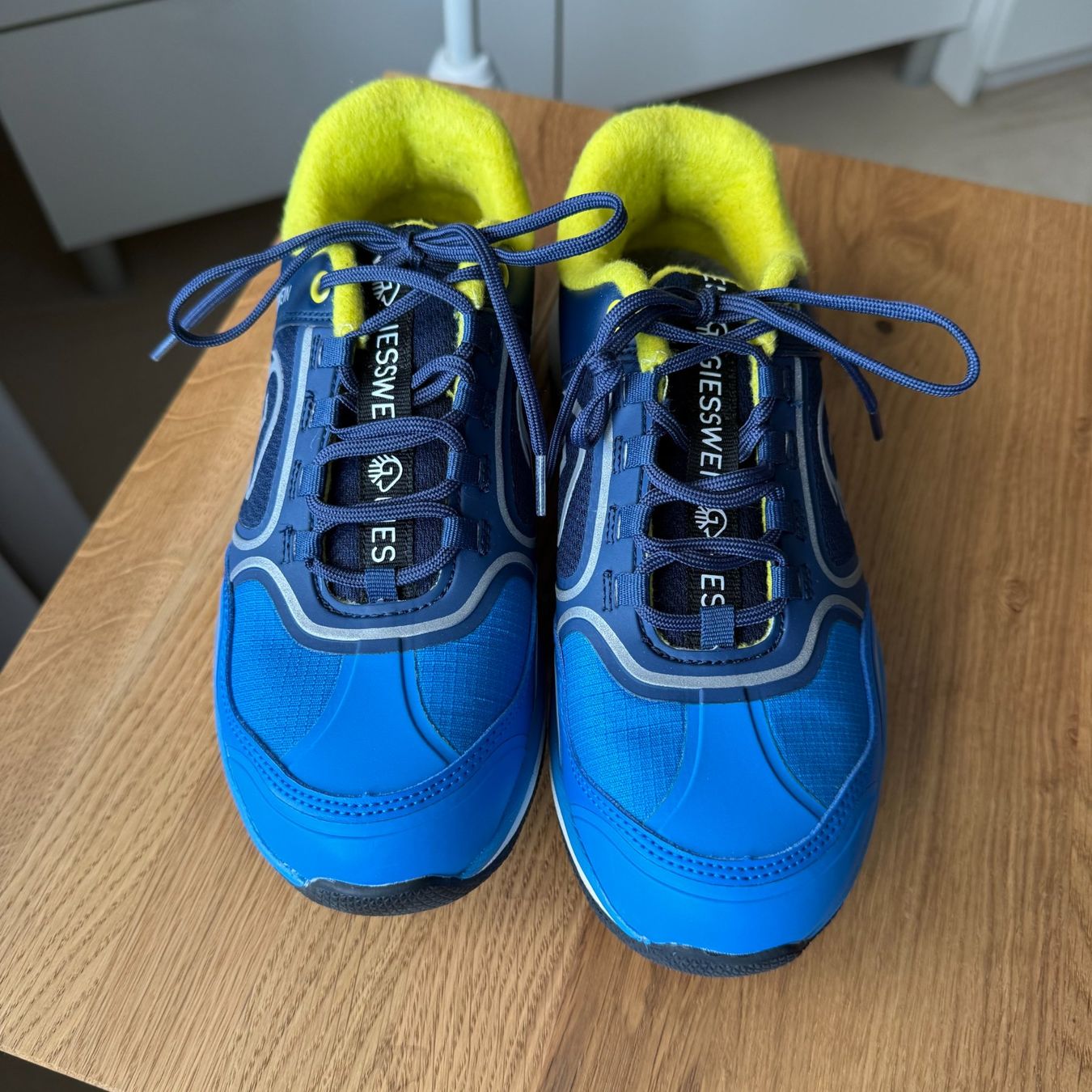 Scarpe da donna: Giesswein: Wool Cross X, Sneaker low, Blau, Gr. 37 – Usato da Riedholz venduto da han_fy6l