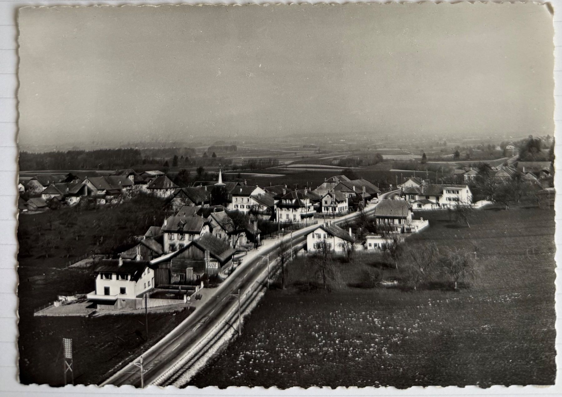 Cartoline postali: Echallens - Belle vue aérienne vers 1950 – Usato da Lutry venduto da Ediego