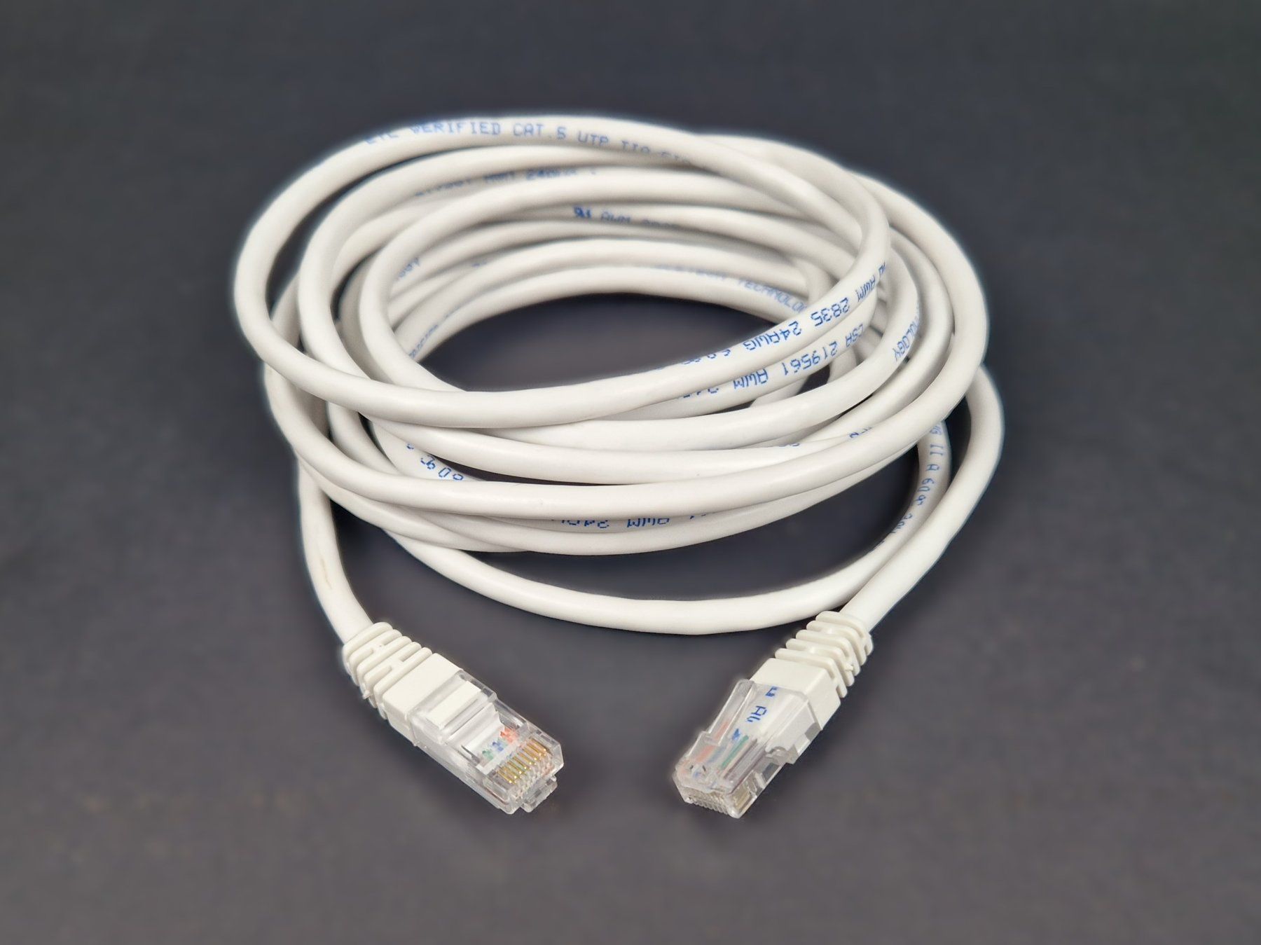 Cavi: Ethernet Kabel von CABLETECH, Cat 5 UTP 4 Meter Weiss – Nuovo (secondo la descrizione) da Basel venduto da Restwert_Basel 1
