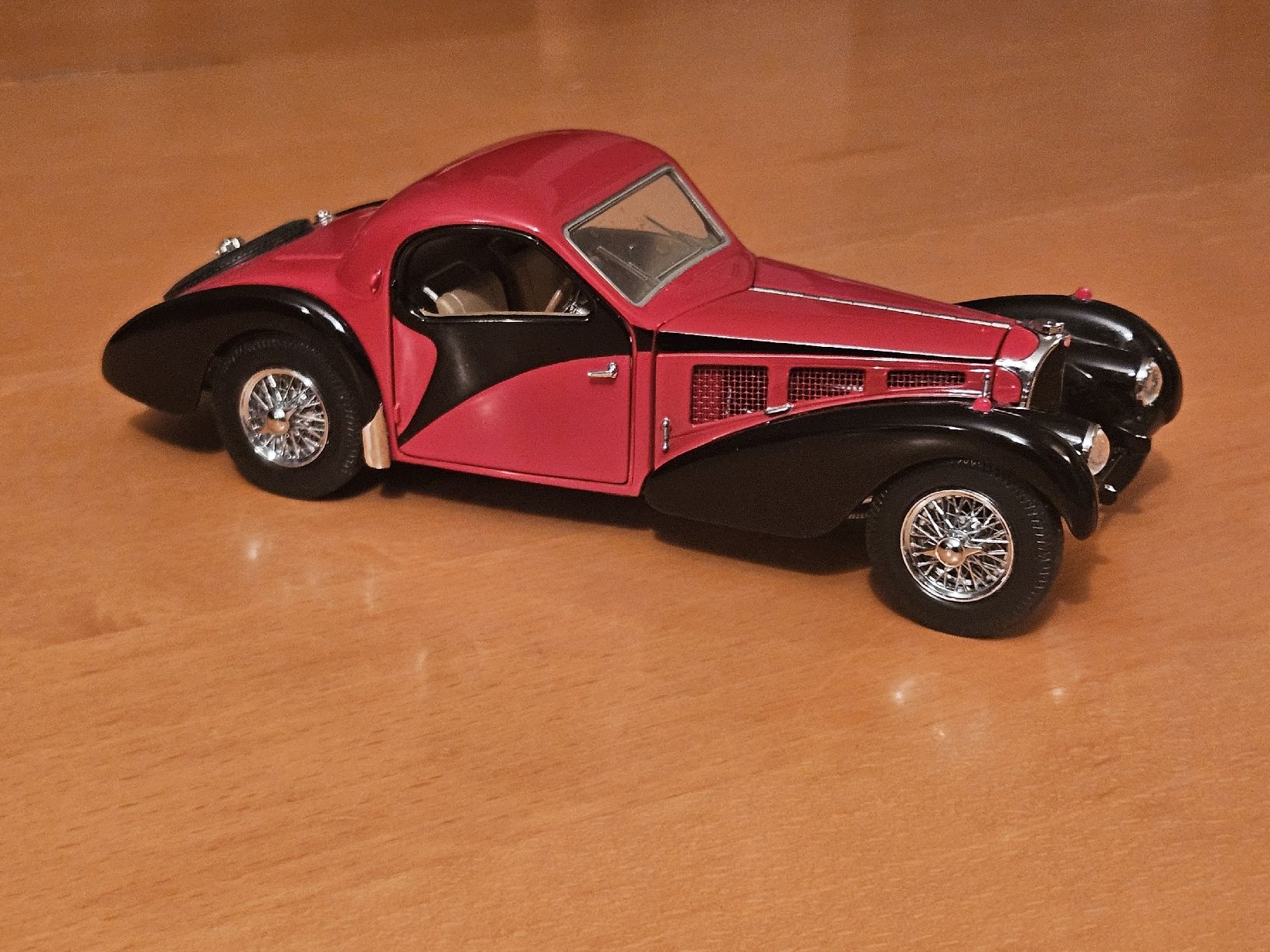 Bugatti Modellini d'auto: Bugatti Type 57SC Atalante  1936 – Nuovo (secondo la descrizione) da Aigle venduto da Vintage66