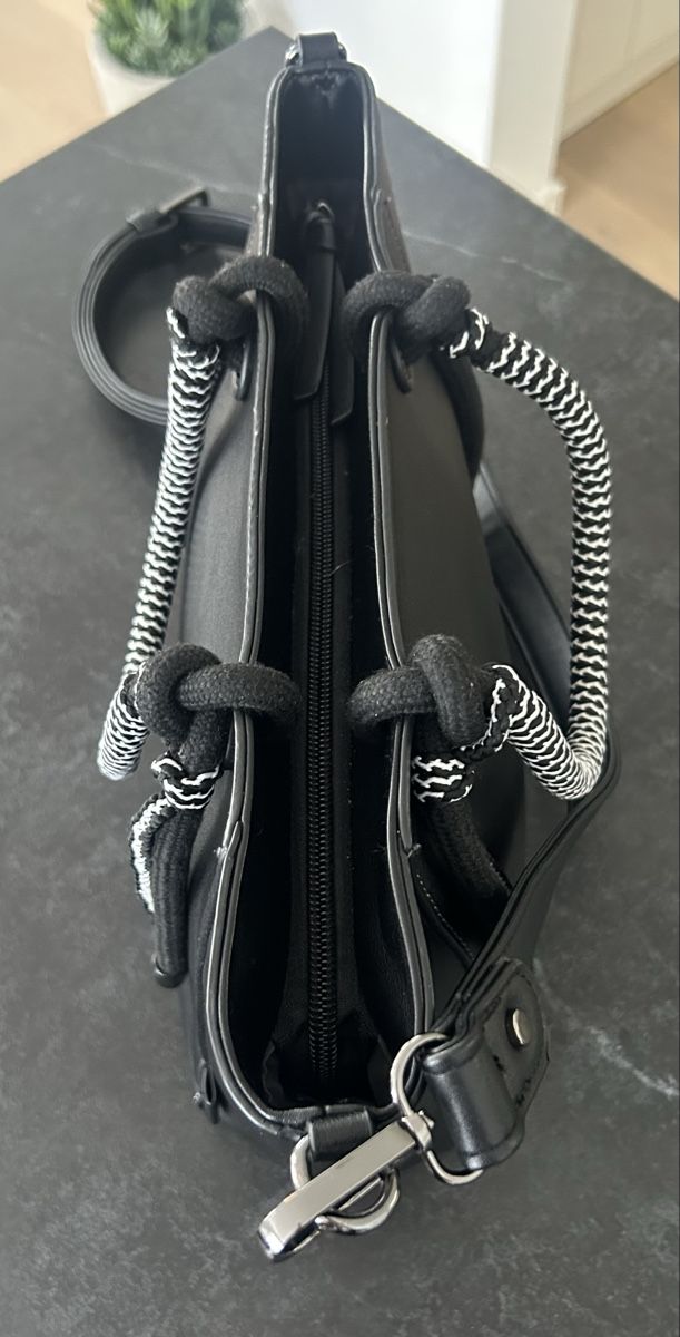 Tom Tailor Borse da donna: Tom Tailor Handtasche, Schwarz – Usato da Wolfhausen venduto da Nihei 1