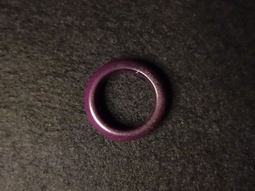 Ringe: Ring / Fingerring aus Kunststoff – Gebraucht aus Russikon von Eulenfeder 1