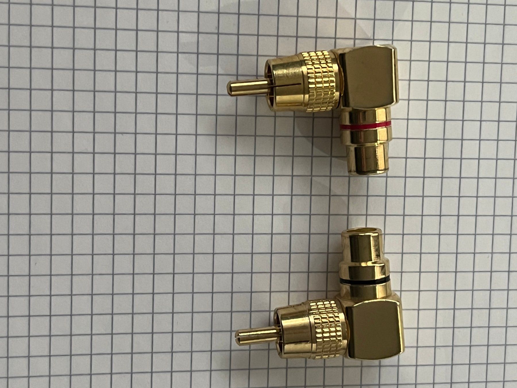 Unità & Adattatore: 2 Adaptateur RCA 90° – Usato da Genève venduto da mikemitchel