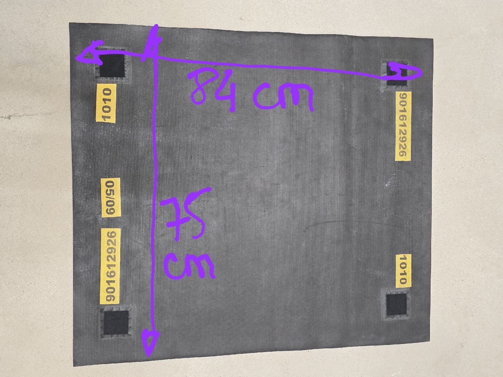 Tapis: Tapis gris 84x75 cm bon état – D'occasion à BERN par froggyinternationale 1
