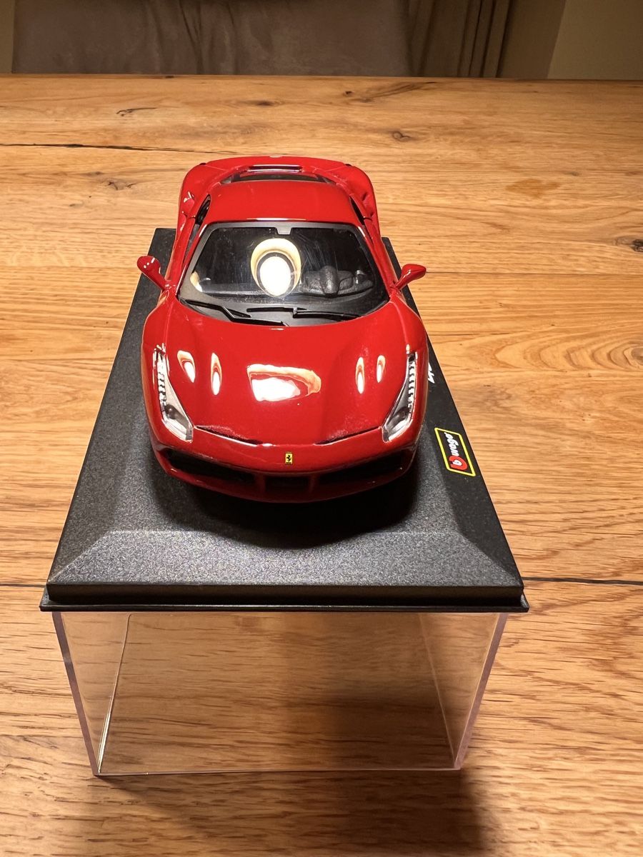 Ferrari Modellini d'auto: Burago Ferrari 488 GTB 1:32 – Usato da Hagneck venduto da Stejobe 2