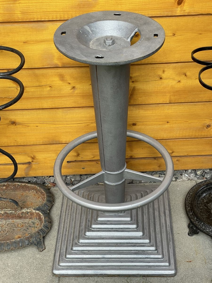 Altro in Decorazioni & Accessori: Très solide pied de table ou de tabouret haut. – Usato da Fully venduto da Peluche3