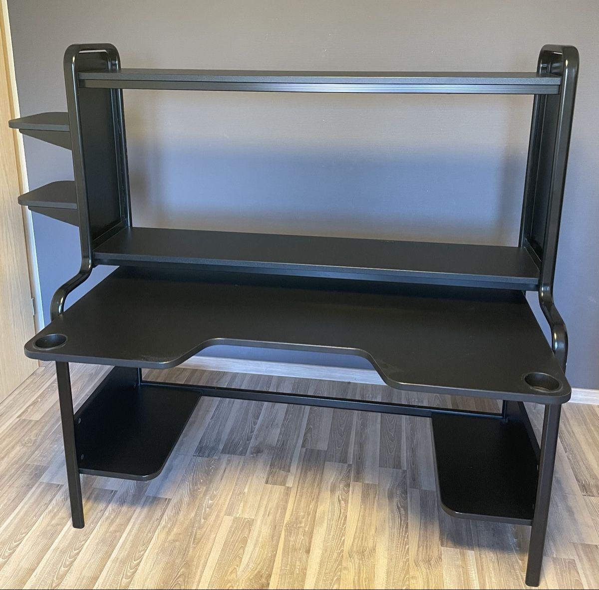 Ikea Scrivanie: Fredde Ikea Gamingtisch – Usato da Pratteln venduto da Winpet