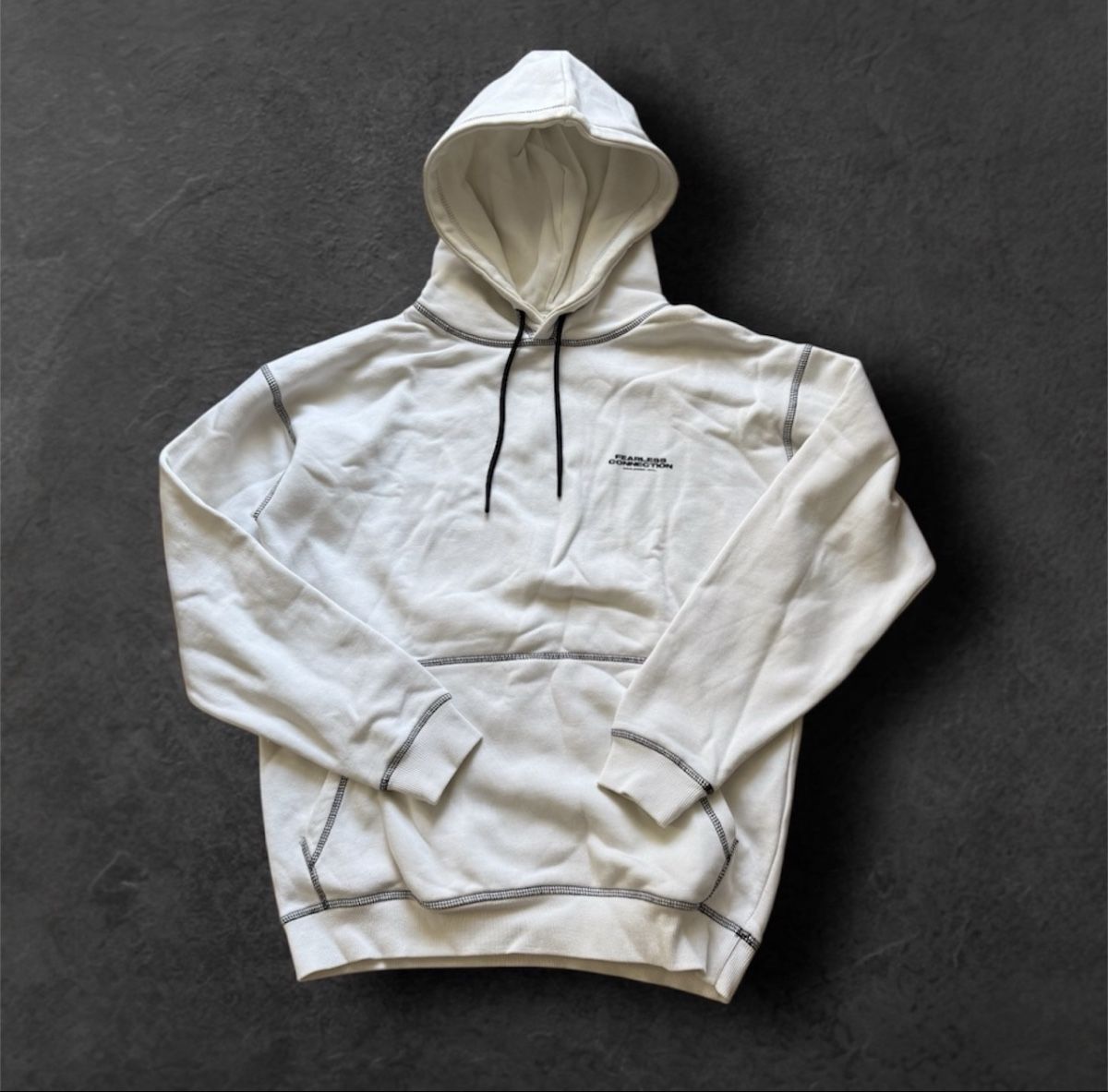 Maglioni & Felpe: Y2K White Hoodie - Size XS – Usato da Basel venduto da Vintageflo16