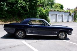 Ford Mustang aus 1966 Automatik mit Servo und MFK (Veteran)