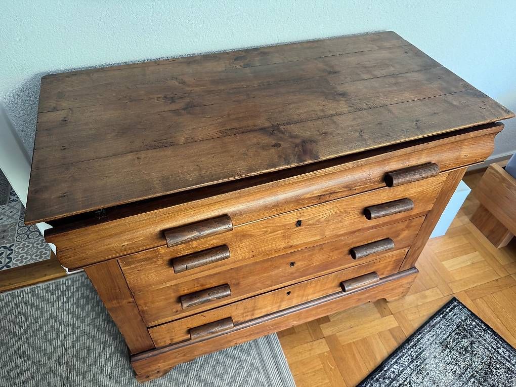Commodes: Commande ancienne en bois – D'occasion à Pully par evdim 2