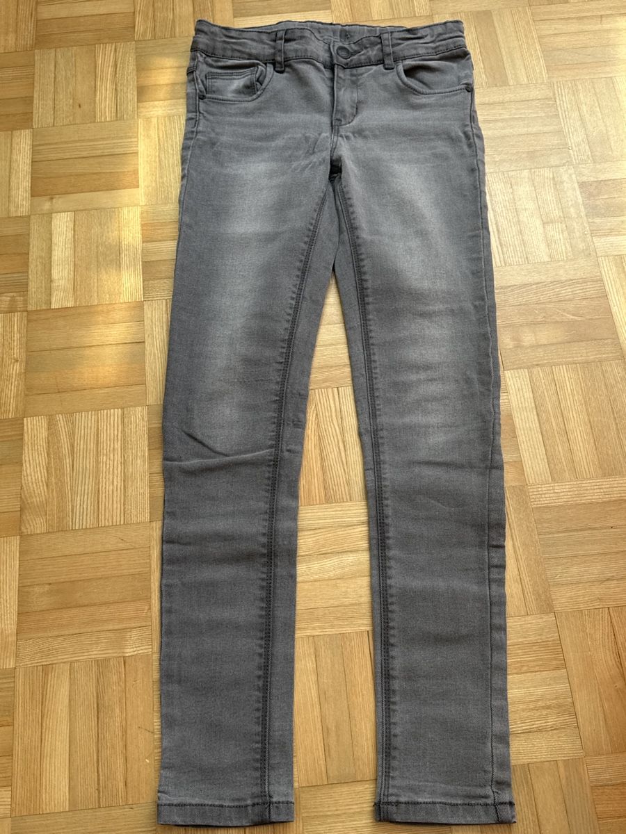 Pantalons: Coole Name it Jeans Gr. 134 Mädchen – D'occasion à Kilchberg ZH par Von_dutch