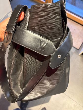 Louis Vuitton Sac d’Épaule GM Epi Leder Schwarz Vintage