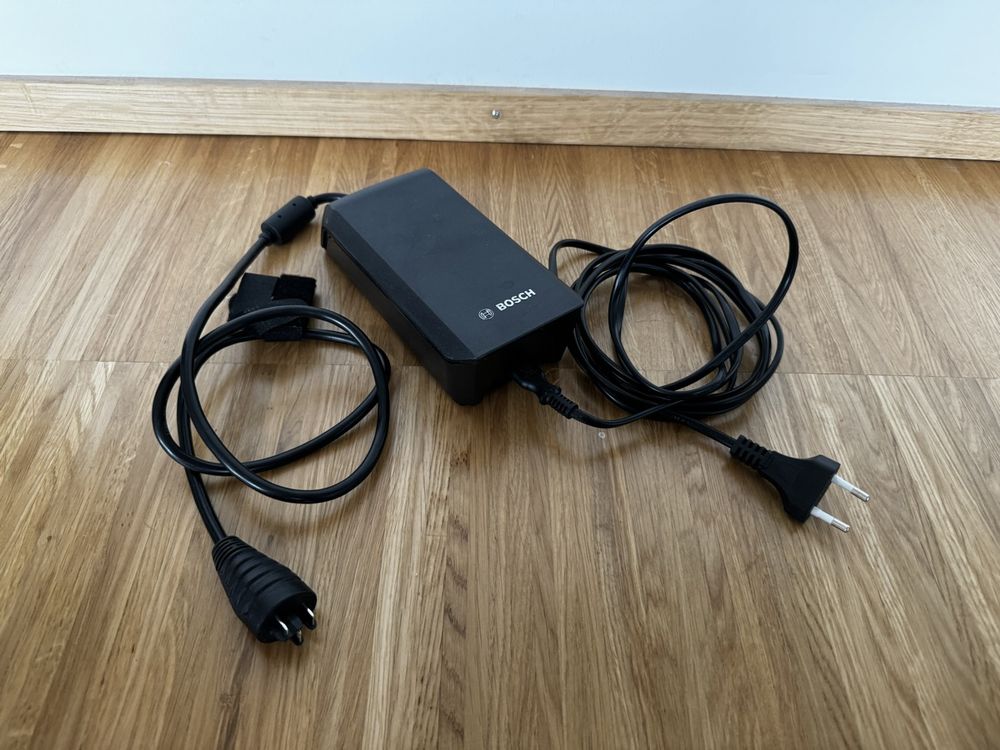 Bosch eBike Battery Charger 364/230 Kaufen auf Ricardo