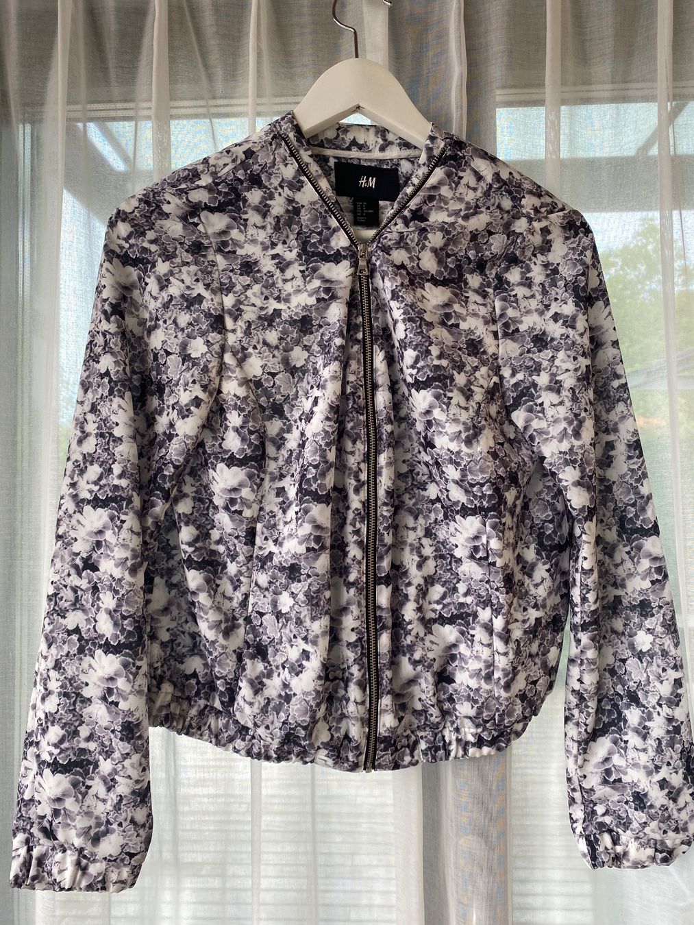 Giacche: Übergangs Jacke / Blouson mit Blumenmuster Gr. 38 – Nuovo (secondo la descrizione) da Seewen SO venduto da HappyHappyHappy