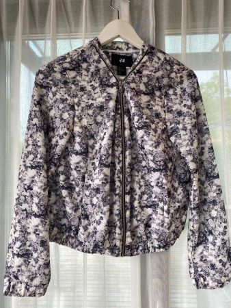 Übergangs Jacke / Blouson mit Blumenmuster Gr. 38