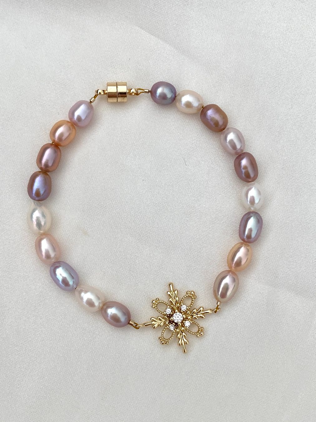 Bracciali & Braccialetti: Süsswasserperlen Armbänder – Nuovo e nell'imballaggio originale da Sarnen venduto da catnini
