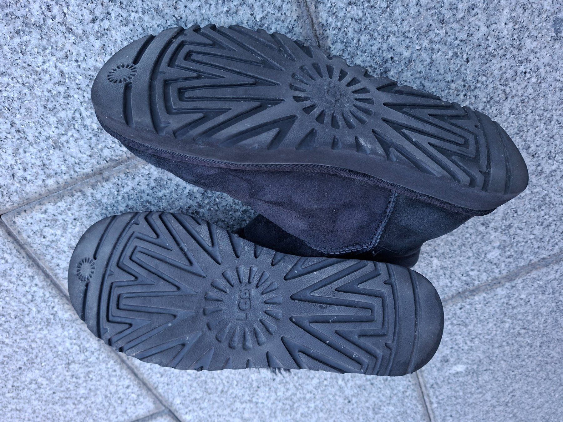 Ugg Damenschuhe: UGG Boots schwarz, Damen, Grösse 40/41 – Gebraucht aus Balzers von Gecco09 1