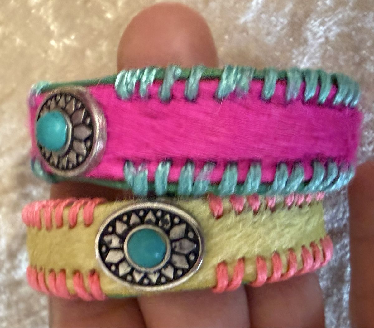 Bracciali & Braccialetti: Leder Armband bunt Boho Ibiza Hippie Set – Usato da Birsfelden venduto da Soulseeker 1