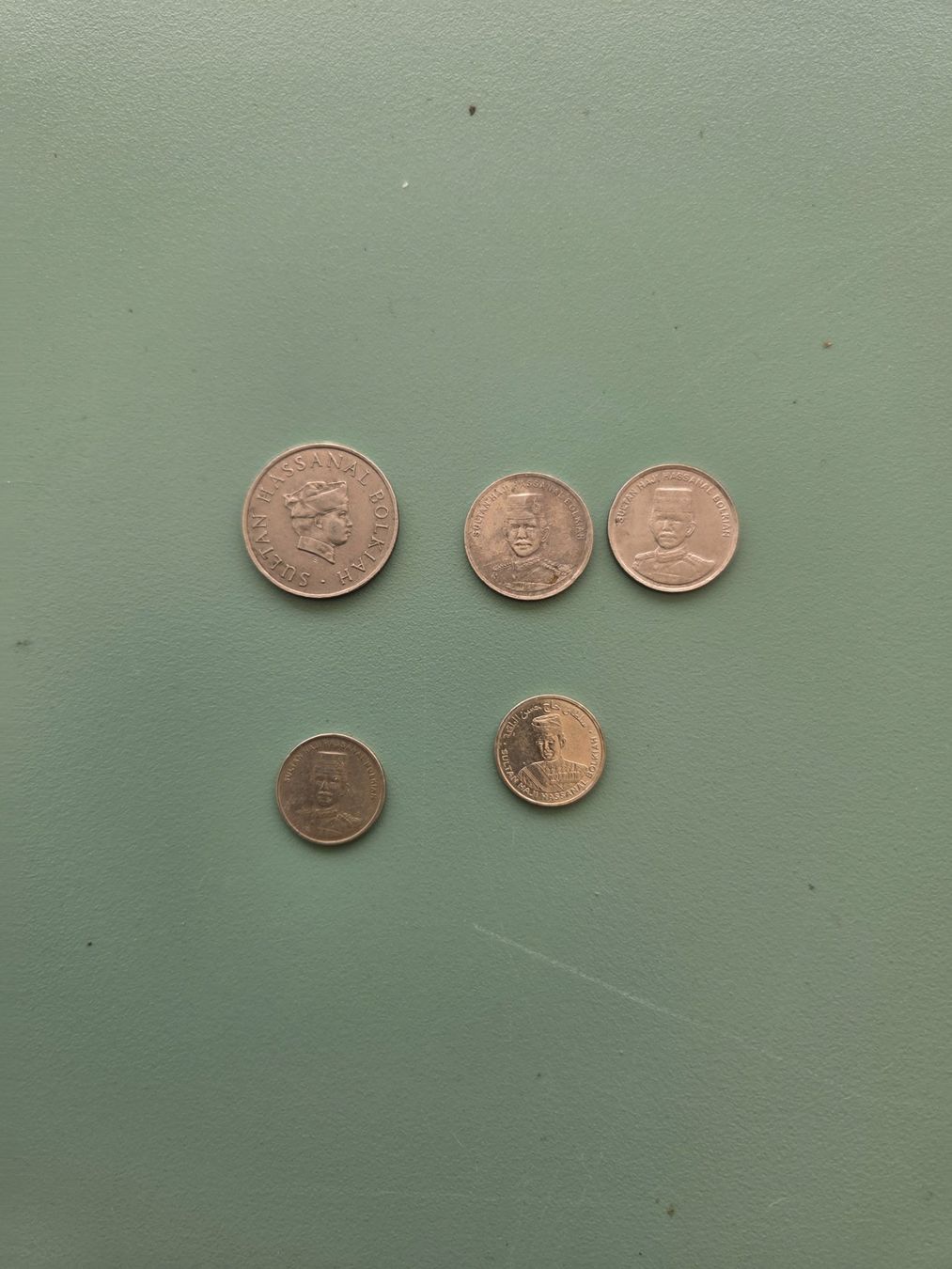 Tutti le monete: Brunei Cent 5 Stück 1 x 20 Cent ,2 x 10 Cent, 2 x 5 Cent – Usato da Zürich venduto da Apfeltorte