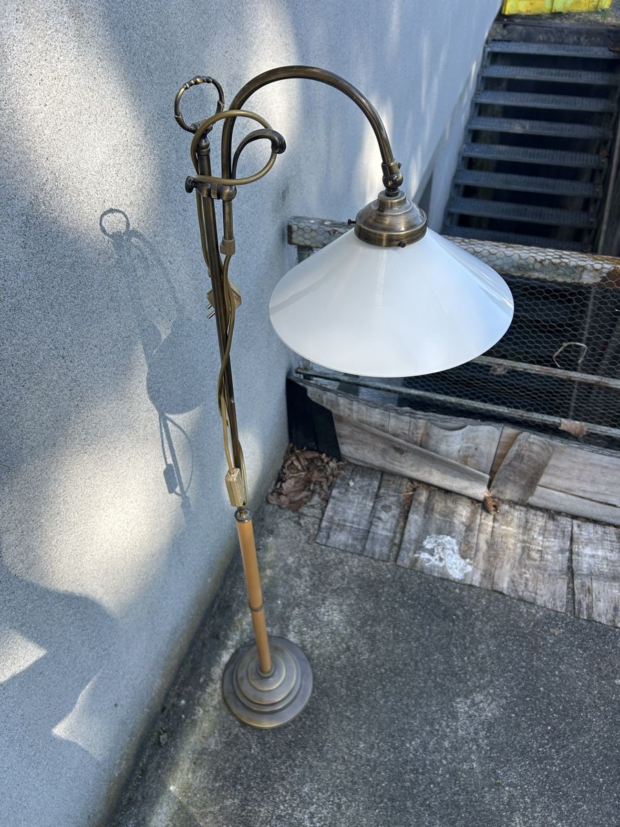 Lampade: Antike Stehlampe mit Messing und Garderobe Set, Top! – Usato da Sursee venduto da fer_n6vf 2
