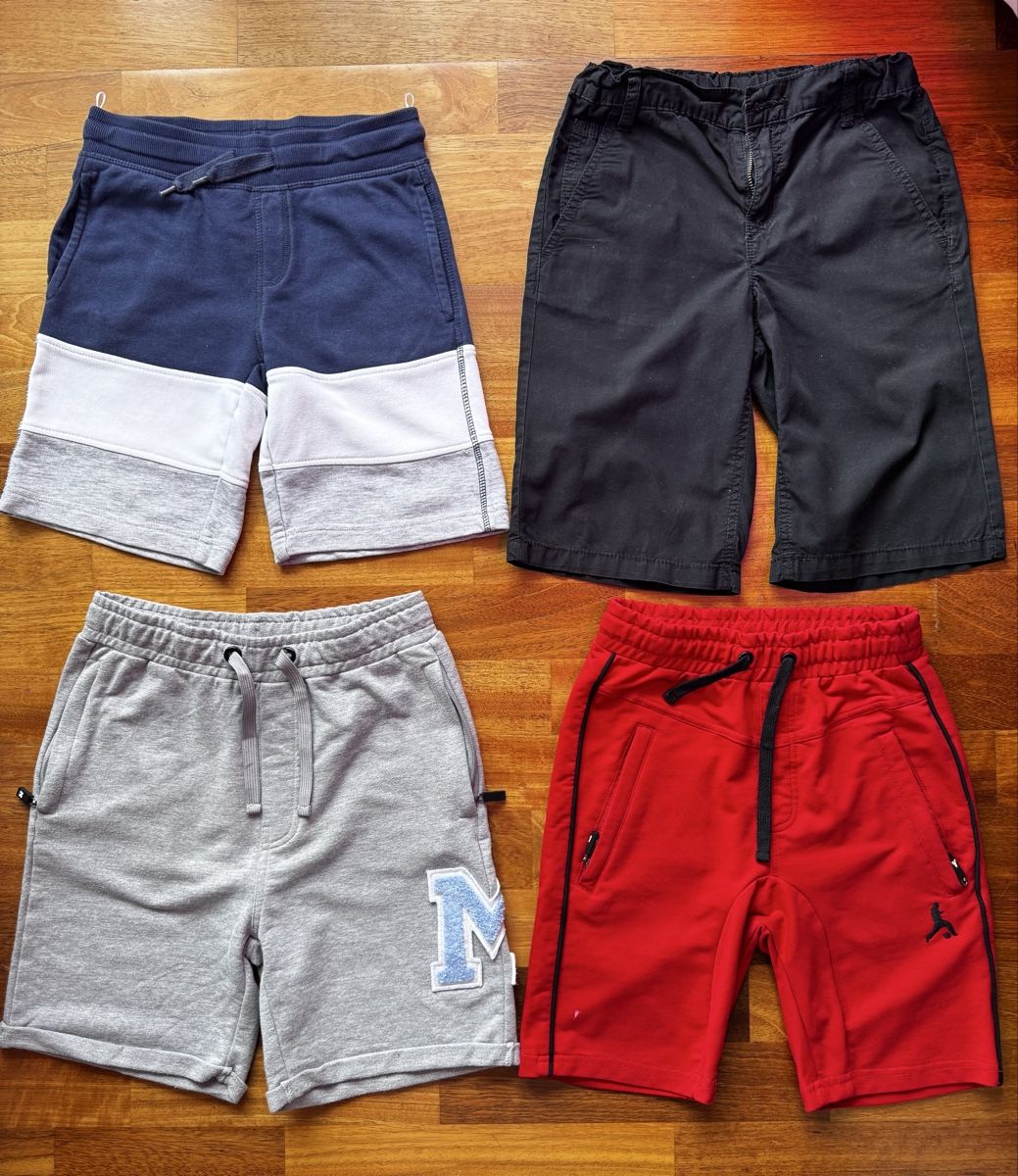 C&A Lotti & Set di vestiti: 4 Jungen Shorts Gr. 128-134 – Usato da Zürich venduto da iry_9mbn 1