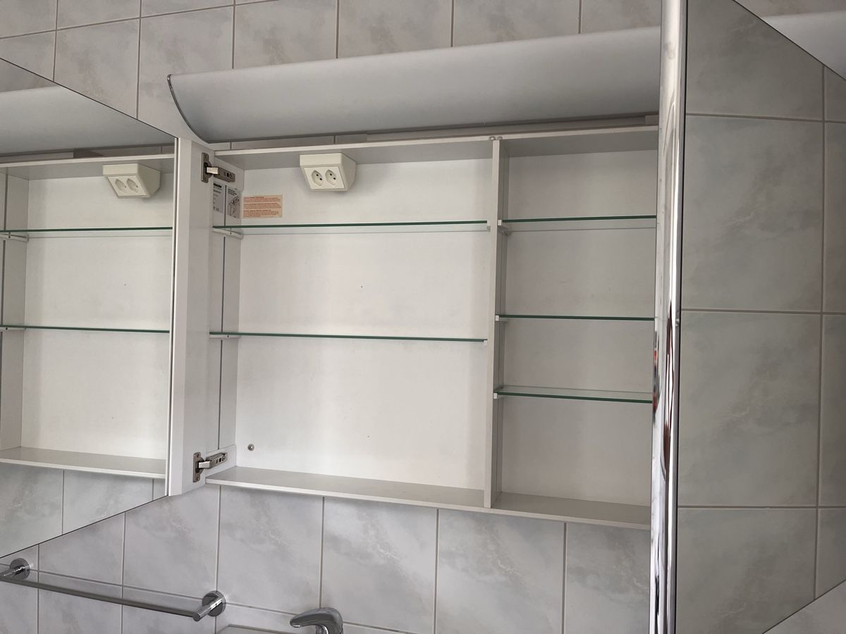 Armadietti a specchio: Spiegelschrank – Usato da Brüttisellen venduto da cepara 1