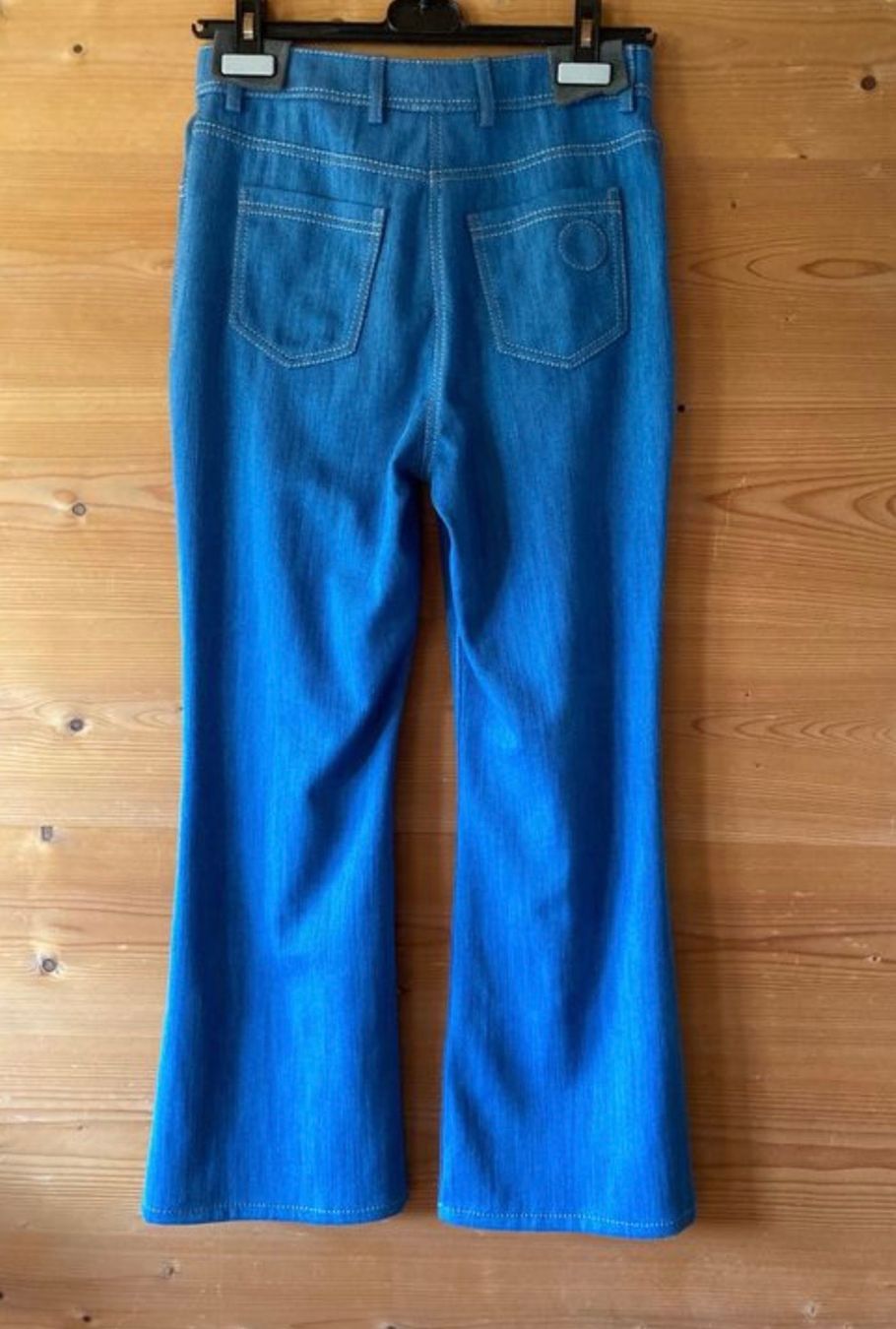 Akris Jeans: Akris Punto Jeans Gr.34 – Nuovo (secondo la descrizione) da Romont BE venduto da n.gfeller