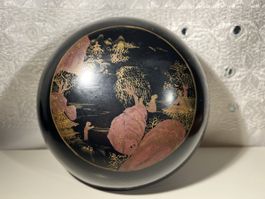 Ancienne boîte laquée noire, décor paysage Chine