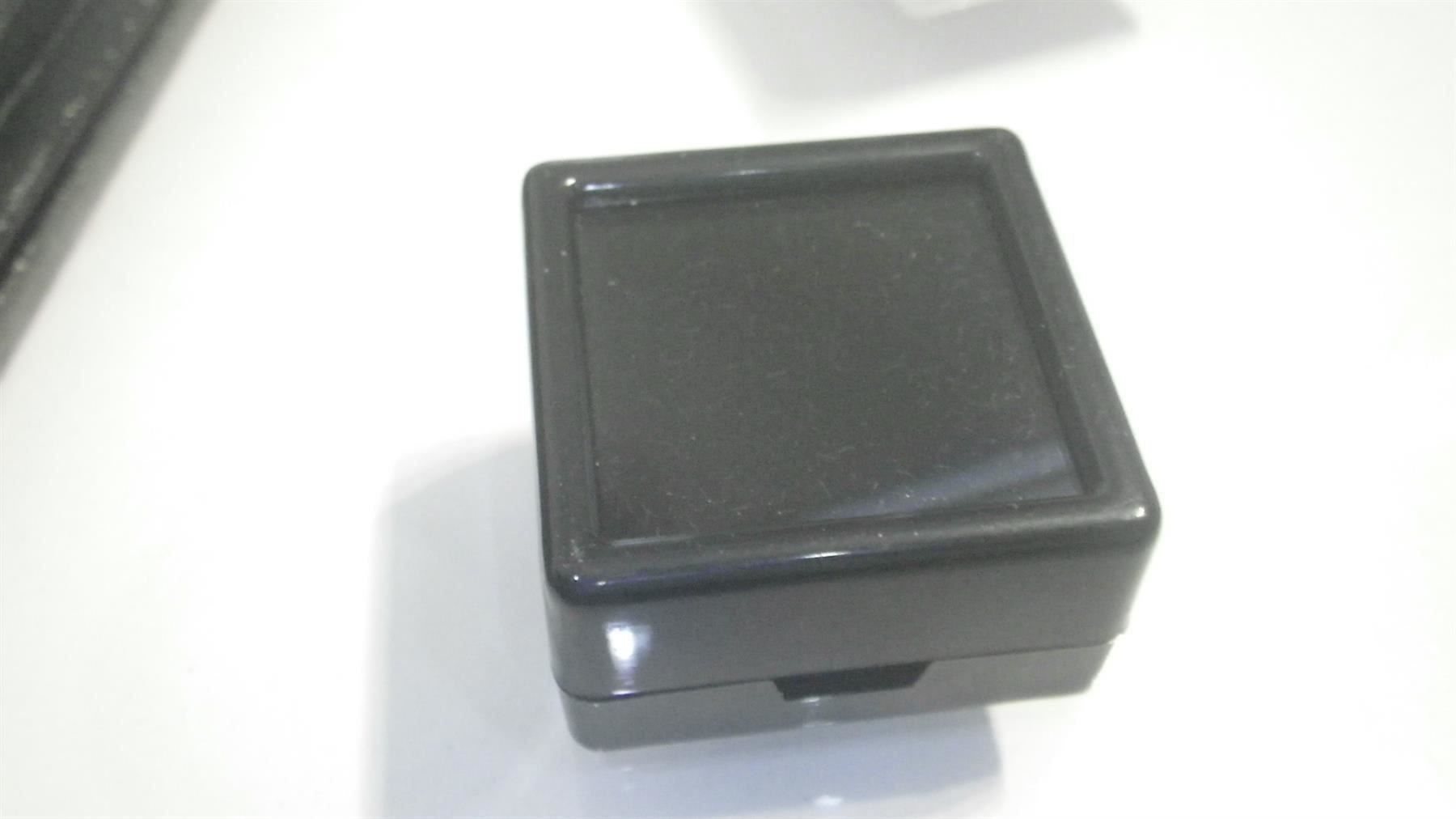 Schmuckkästen: 10x boites 30x30 mm pour gemmes – Neu (gemäss Beschreibung) aus Grimisuat von Valgem 1