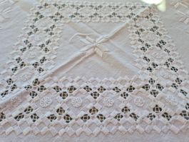 Tischtuch weiss bestickt, Hardangar Handarbeit
