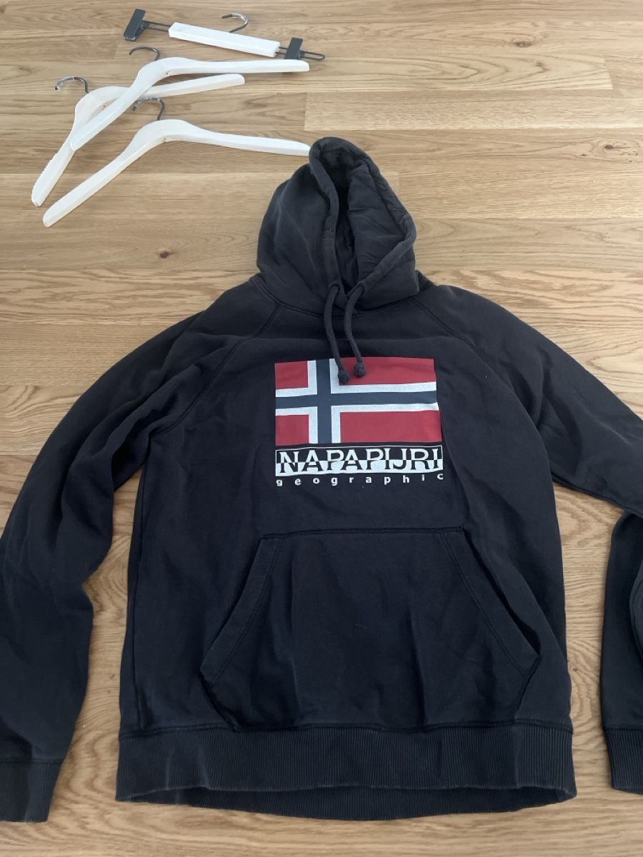 Maglioni & Felpe: Napapijri Hoodie Gr. M – Usato da Thun venduto da mause_baer13
