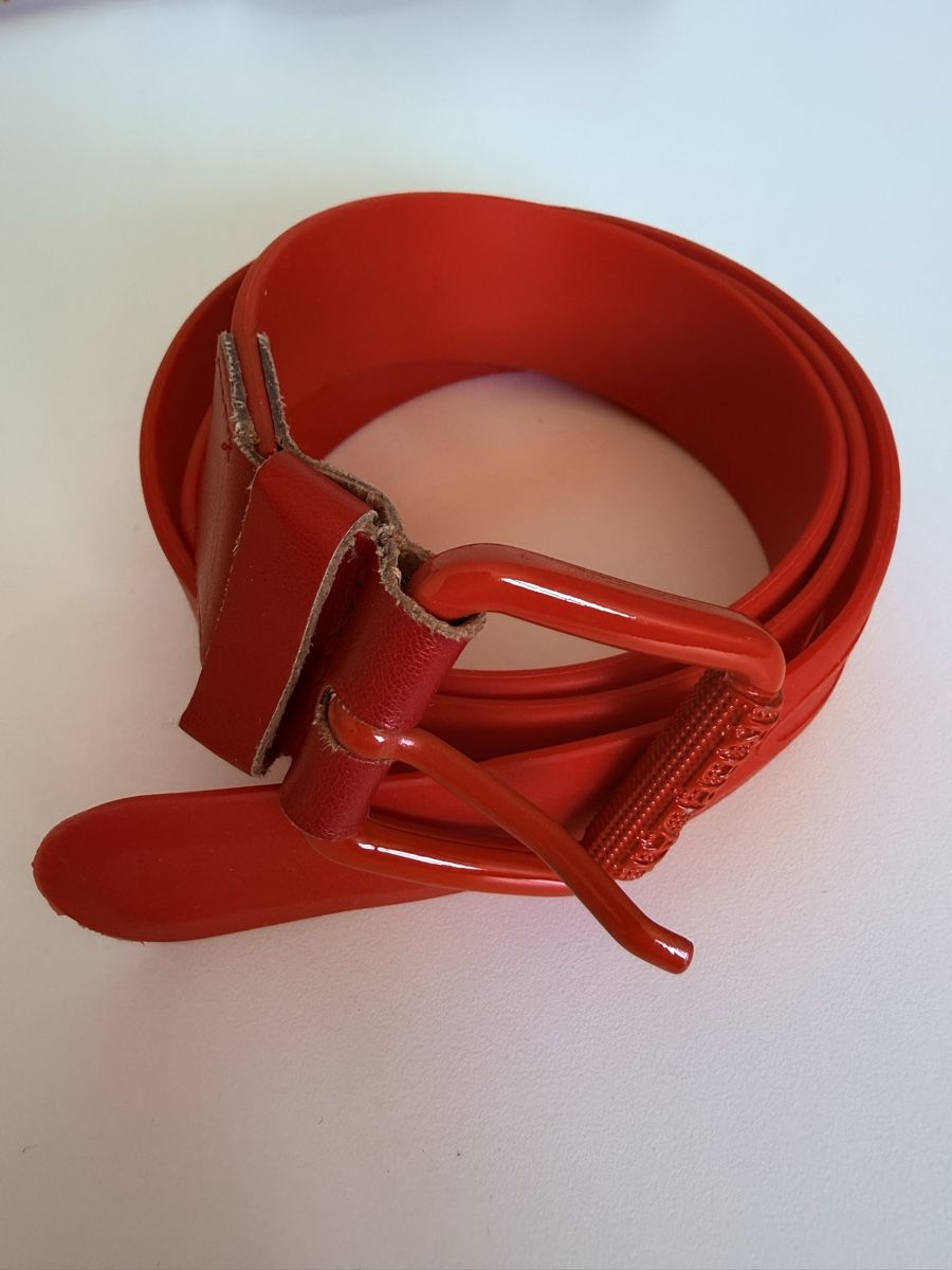 Cinture: Roter Gummigürtel von Replay – Usato da Zürich venduto da Jamezone