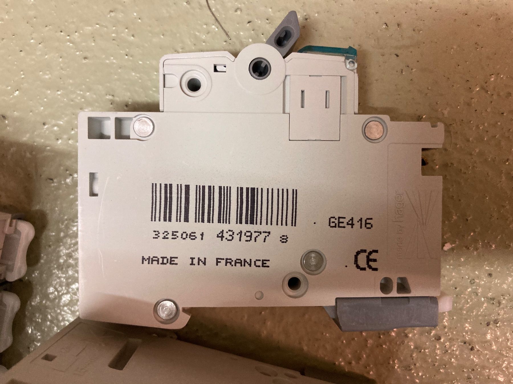 Hager Componenti elettronici: 8   Leitungsschutzschalter Hager MCS 16 – Usato da Rüti ZH venduto da Walti0 2