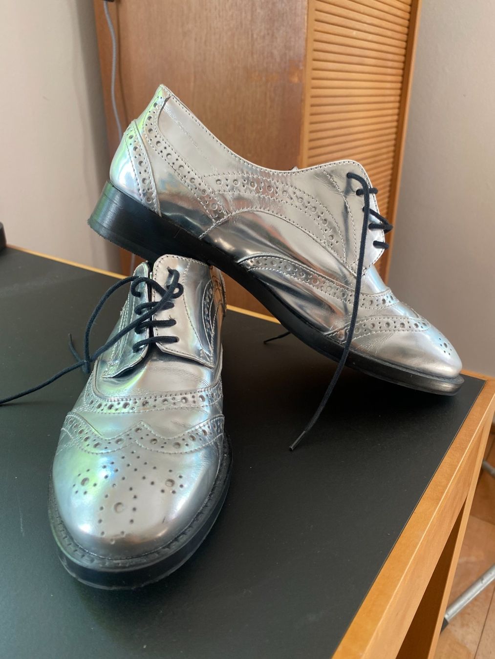 Geox Damenschuhe: Geox Budapester silbern // Gr. 38 – Gebraucht aus Schaffhausen von Casanunda 1