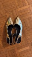 Goldene Schuhe