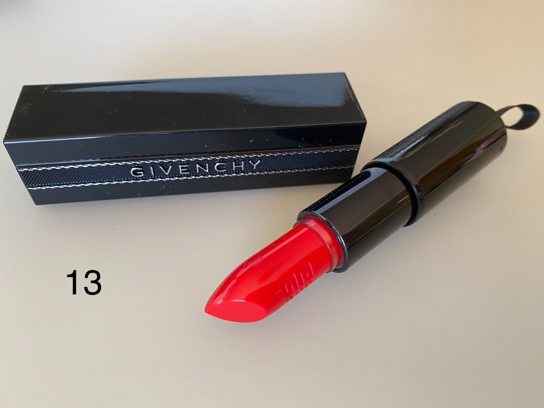 Make-up: Givenchy lipstick maquillage – Neu und originalverpackt aus Pully von Natala